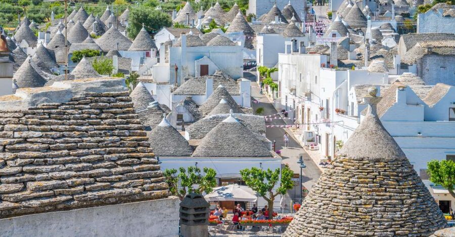 Alberobello: 2-Hour Guided Trulli Tour - Trullo Sovrano: the first stop that turns trick photos into context