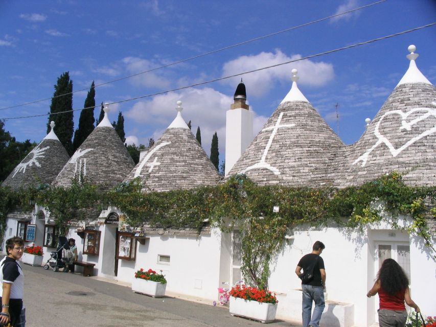 Alberobello: History Walking Tour - The walk that makes Rione Monti and Aia Piccola click