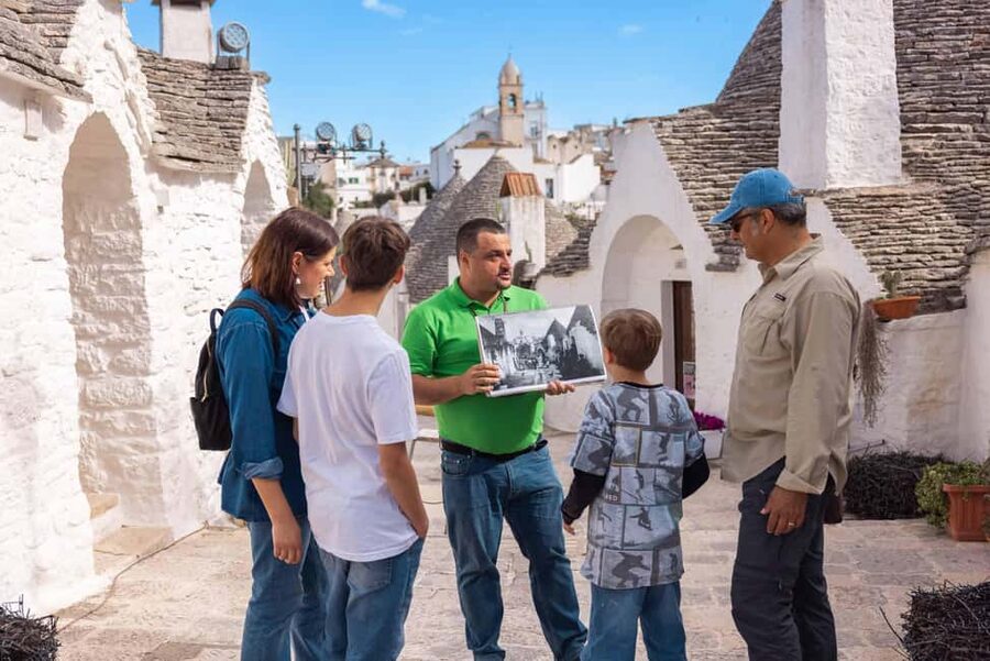 Alberobello: Walking Tour among Trulli Houses with a Local - Piazza Sacramento to Largo Martellotta, a route you can keep using