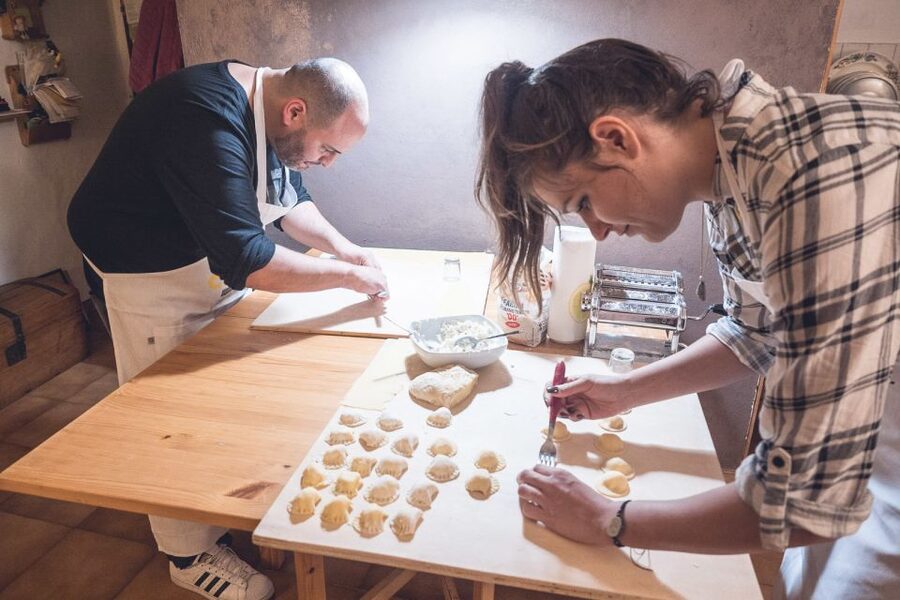 Alghero: Sardinian Home-Cooking Class and Meal - Where you’ll start: getting to the meeting point and settling in