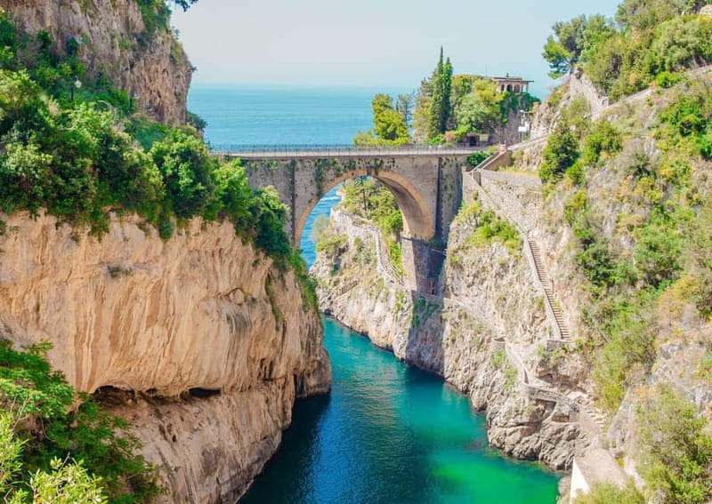 Amalfi Coast: Boat and Snorkeling Tour with Fruit & Drinks - The Gozzo boat experience that feels Amalfi, not a floating bus
