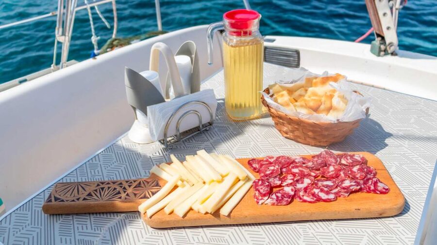 Asinara: Full Day Sailboat Excursion from Stintino - La Pelosa, Spalmatore, Punta Lunga, and Granite Quarry Areas