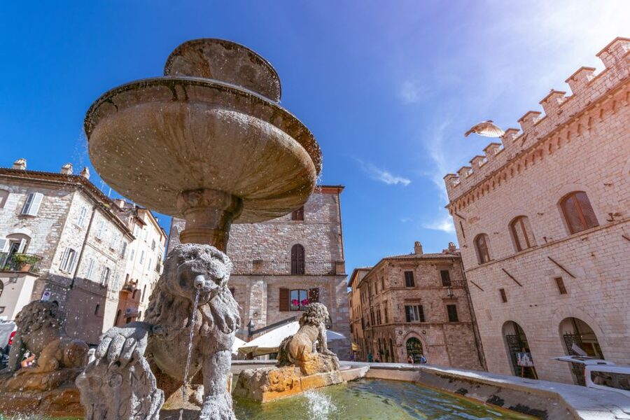 Assisi: Old Town Guided Walking Tour - Timing, weather, and how to dress for the old streets