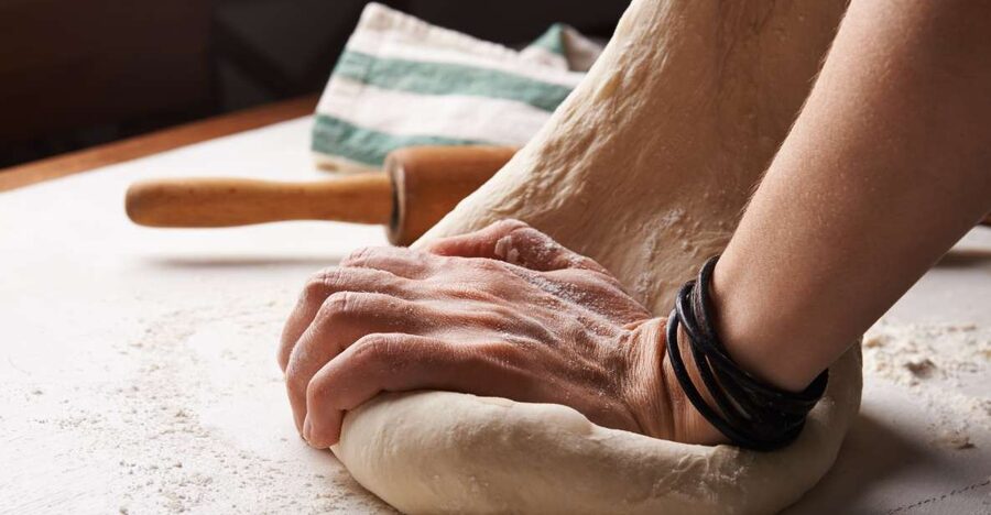 Authentic Neapolitan Pizza Lesson - Kneading and stretching dough: the skill that separates pizza from flatbread