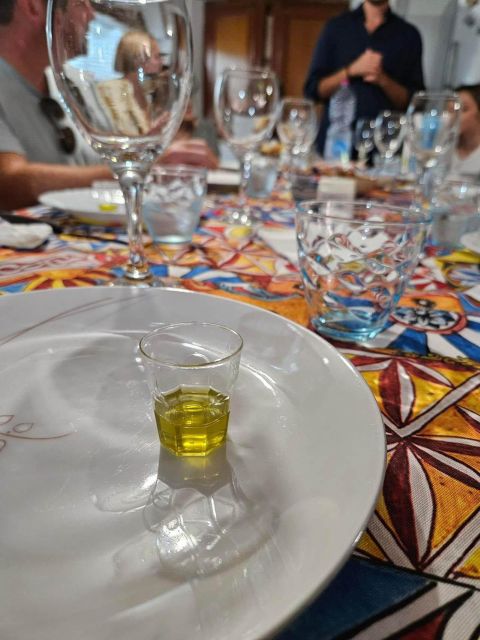Balestrate: Olive Grove Tour with Wines & Olive Oil Tasting - Key things that make this tour work