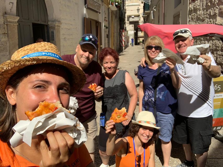 Bari: Rickshaw Street Food Tour - Bari Vecchia by eco-friendly rickshaw
