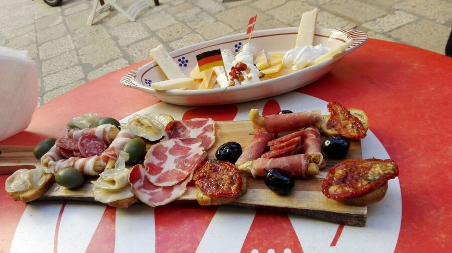 Bari: Rickshaw Street Food Tour - Small group pacing, and the guides who make it fun