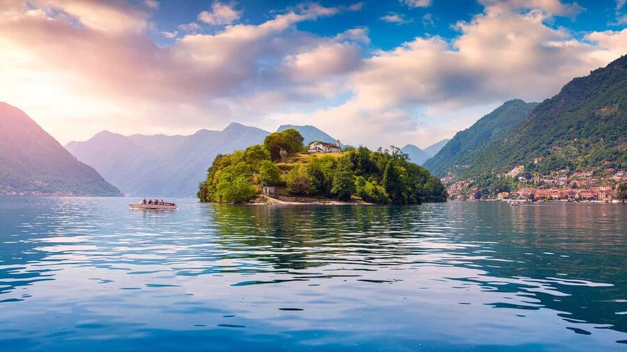 Bellagio: Lake Como Shared Boat Tour - The audio guide setup: download, headphones, and what to expect