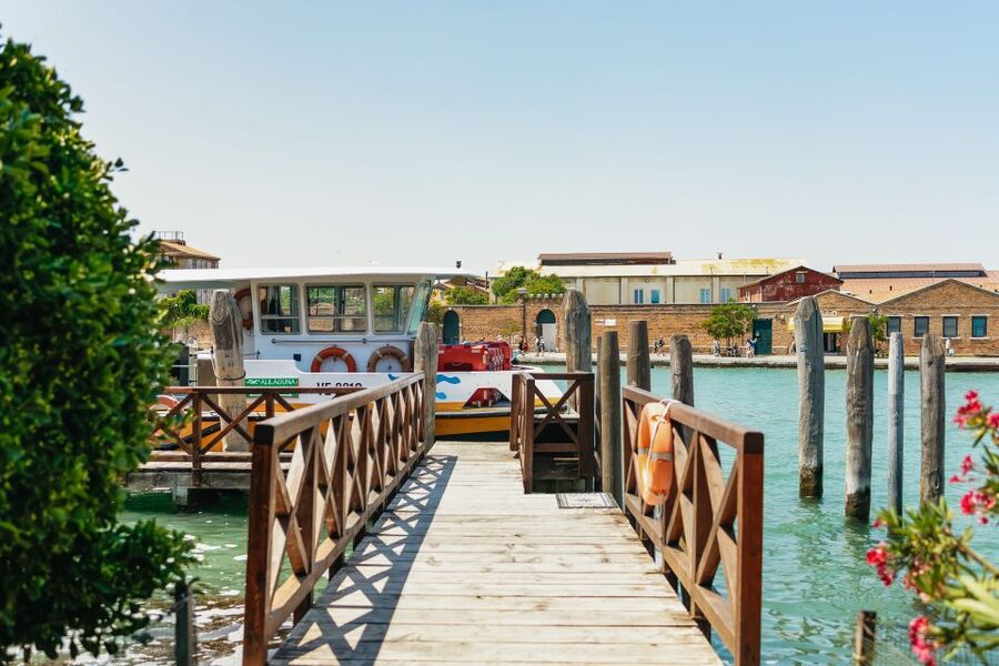 Boat Trip: Glimpse of Murano, Torcello & Burano Islands - Burano: painted houses, lace cues, and planning for snacks