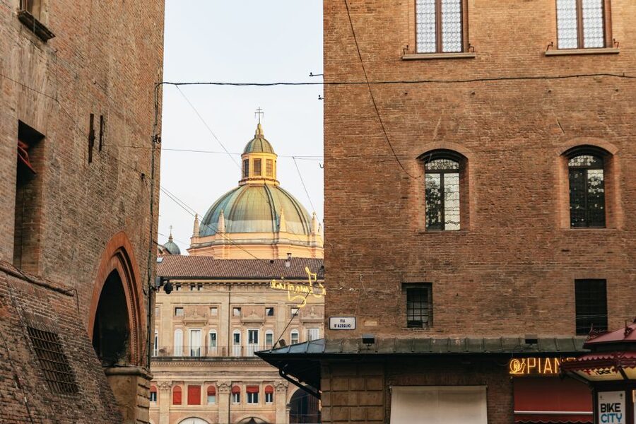 Bologna: City Center Walking Tour - Piazza della Mercanzia and Piazza Santo Stefano: the quieter threads