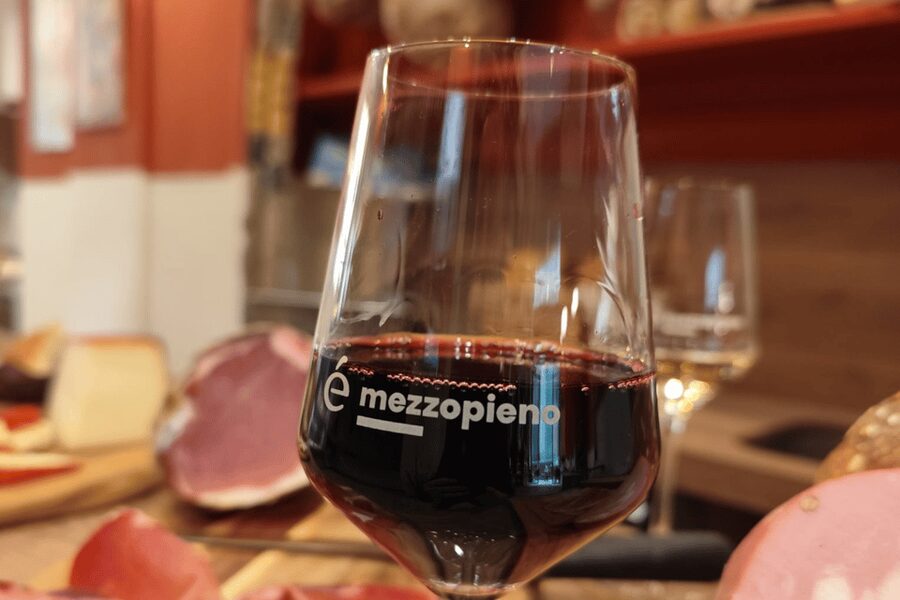 Bologna: Food and Wine Tasting with Interactive Game - Sommelier Game on tablets: how it sharpens sight, smell, and taste