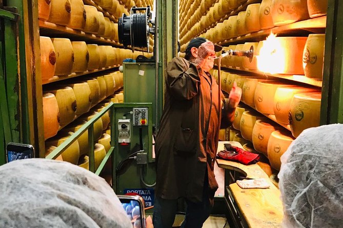 Bologna Food Experience: Factory tours & Family-Style Lunch - Guides, drivers, and the difference great storytelling makes