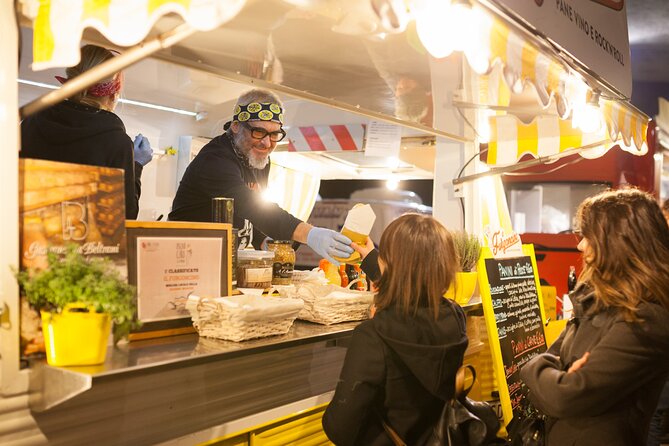 Bologna: Full meal Food Tour with Local Delights by Do Eat Better - Stop 5, Palazzo Ruini: gelato or Torta degli Addobbi