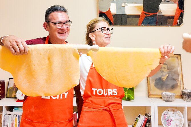 Bologna Local Pasta Cooking Class, Ragu, Spritz, Wine & Gelato - Ragù and pairing: what you eat in Bologna style