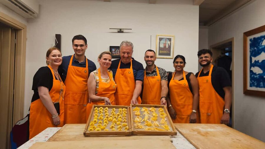 Bologna: Pasta Cooking Class, Ragu & Wine with Local Host - Key things that make this class worth your time