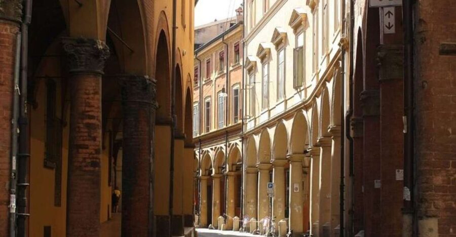 Bologna: Private custom tour with a local guide - Hotel pickup in Bologna and how your timing will feel