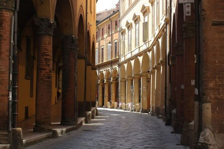 Bologna: Private custom tour with a local guide - Who this private Bologna walk is best for