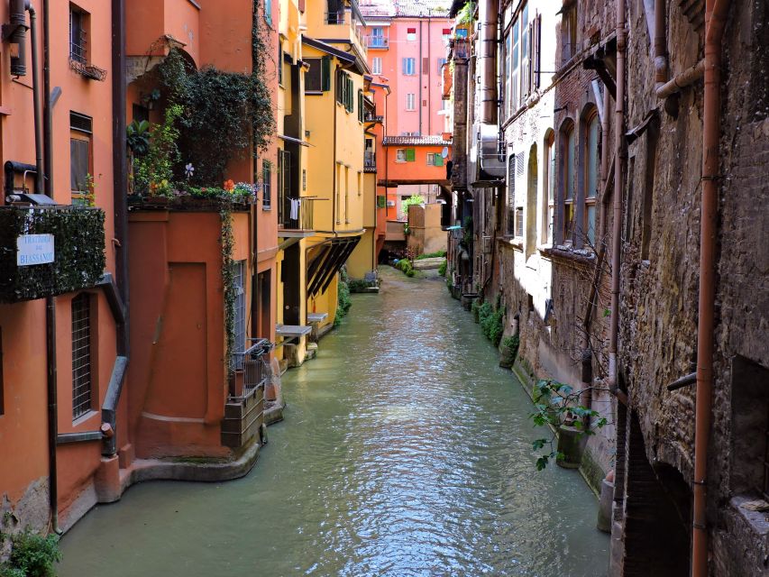 Bologna: Private Tour with a Local Guide - How 2, 3, or 4 hours turns into real orientation