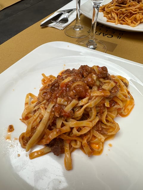 Bologna: Walking Food Tour and Highlights with a Local Guide - Why This Bologna Walk Works So Well in 2.5 Hours