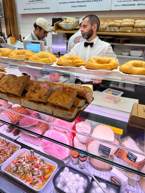 Bologna: Walking Food Tour and Highlights with a Local Guide - The Local Restaurant Stop: Tagliatelle al Ragù Like a Bolognese Wants