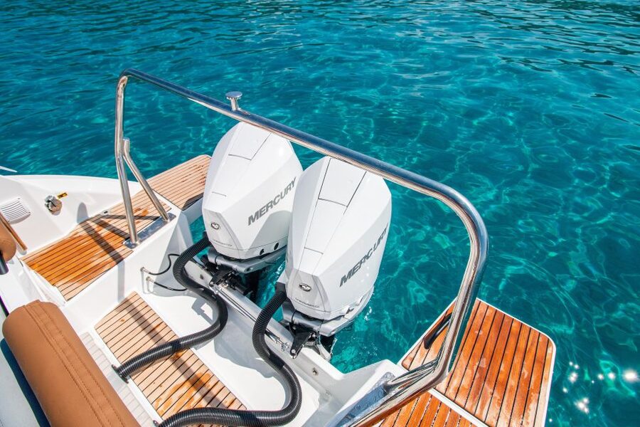 Cagliari: Luxury Motorboat Tour with 3 Swim Stops & Wine - Wine, water, and the vibe: small touches that make it feel complete