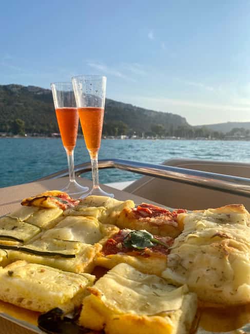 Cagliari: Sunset Boat Tour with Aperitif and Prosecco - What the small group setup does for your experience