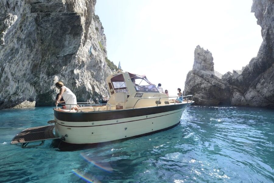 Capri: 2-Hour Boat Tour with Happy Hour - Swim and snorkel time in the Tyrrhenian Sea
