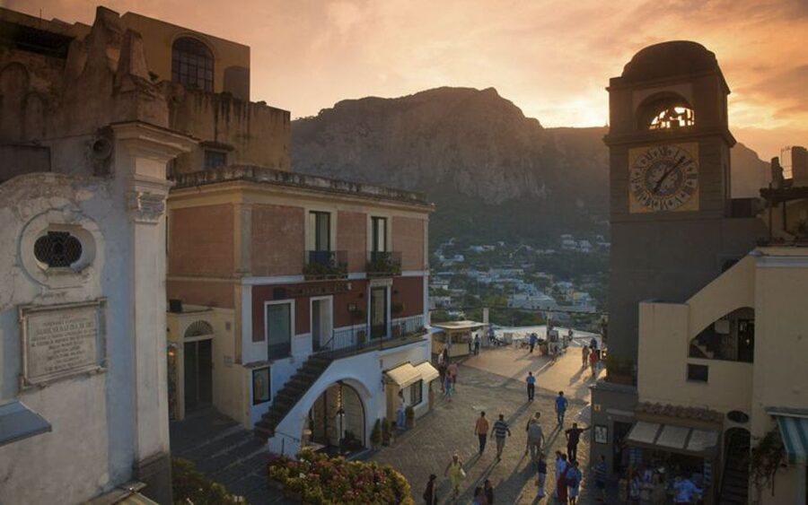 Capri: DIY Day Trip with Blue Grotto, Funicular & Lunch - Funicular Back to Marina Grande: The Last Queue of the Day