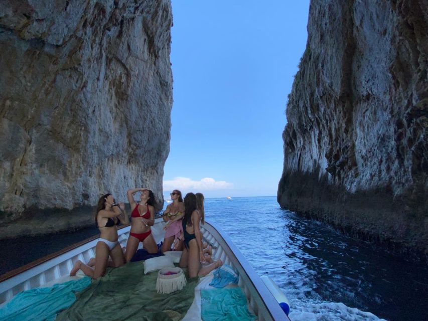 Capri: Island and Grottos Boat Cruise with Snacks and Drinks - Marina Grande meet-up at HP Travel, what to look for