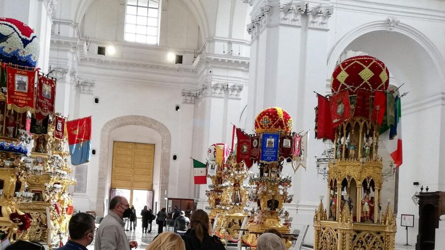 Catania: City Highlights Walking Tour - Pescheria fish market stop, where local life shows up