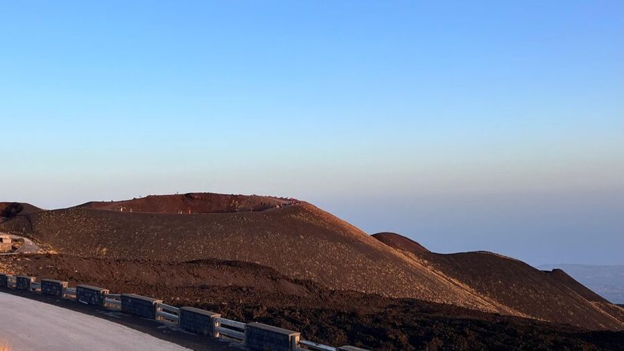 Catania: Etna Sunset Tour with Pickup and Drop-off - Mount Etna and the Park: How the Sunset Stop Works