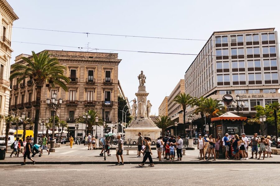 Catania: Guided Street Food Walking Tour - Villa Bellini and the Roman Amphitheater: A Scenic Pause Before Sweets