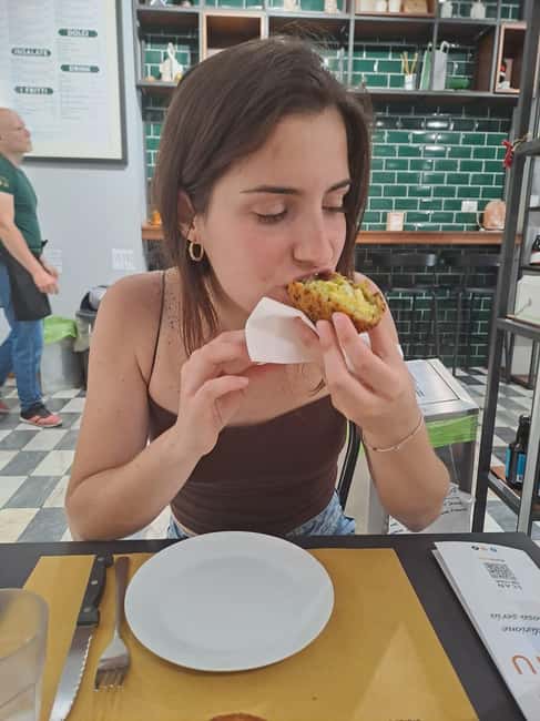 Catania: Street Food Guided Walking Tour - Why Mount Etna and the Mediterranean Show Up in the Menu