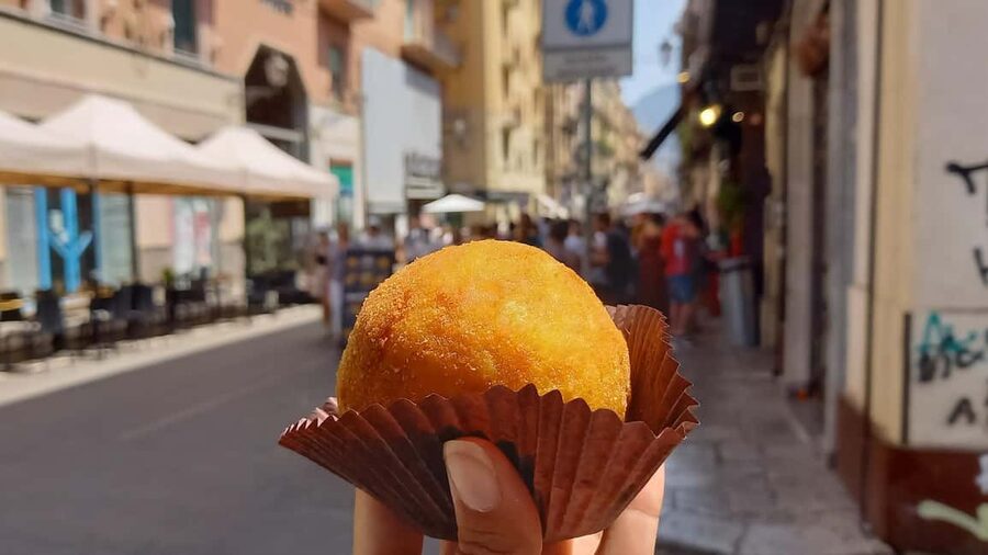 Catania: Street Food Guided Walking Tour - Granita for the Close: A Cold Reset After All the Crunch