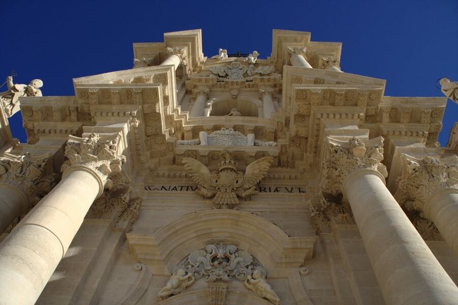 Catania: Syracuse, Ortigia, and Noto Tour with Brunch - Lunch choices: brunch with Etna wine or a free hour to eat local