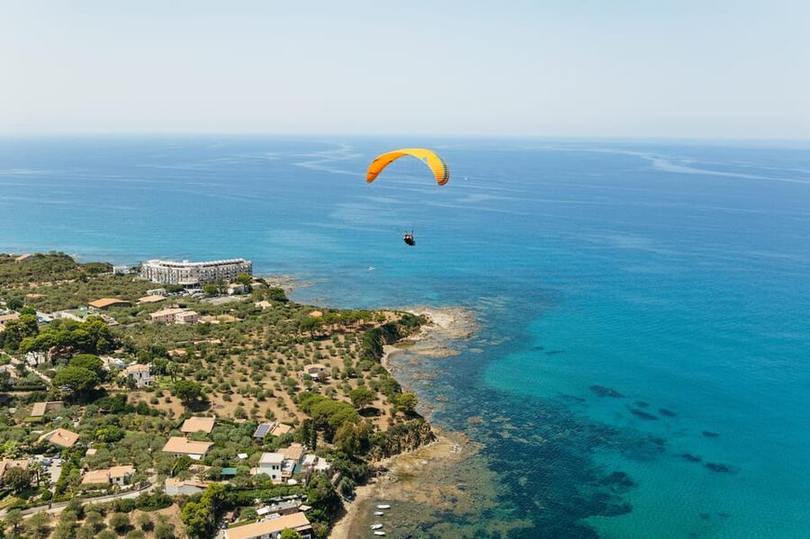 Cefalù: Tandem Paragliding Flight and GoPro13 Video - Landing on the Beach: The Finish You Can Feel