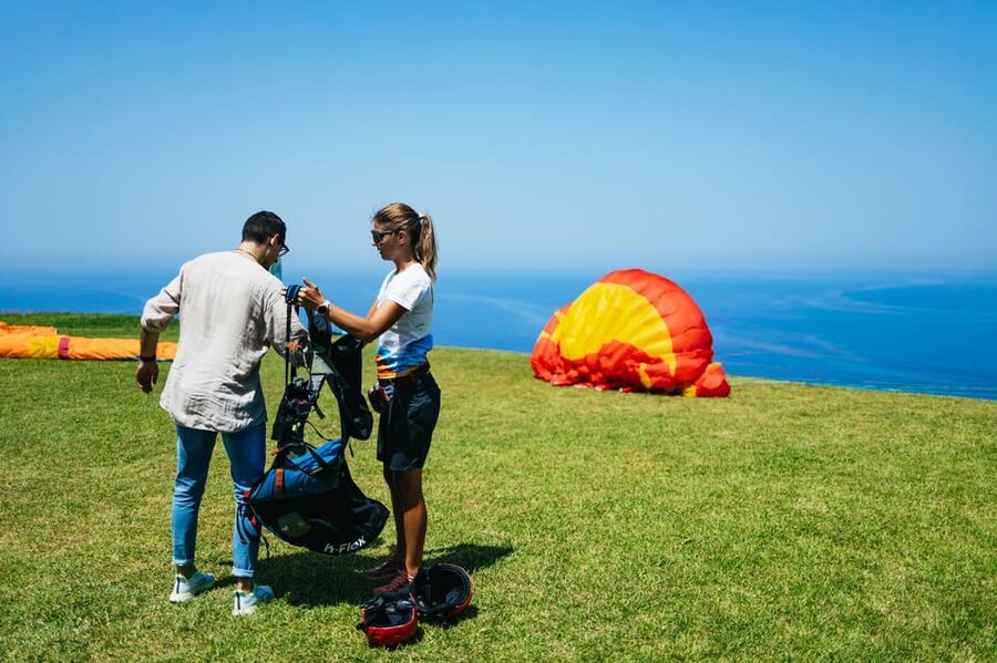 Cefalù: Tandem Paragliding Flight and GoPro13 Video - Getting There: How Pickup Works Around Busy Cefalù Streets