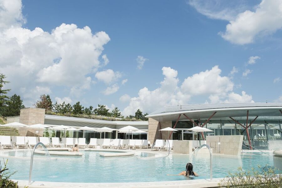 Chianciano Terme: Theia Thermal Pools Entrance Ticket - Hours and closures: when Theia is open in Chianciano Terme