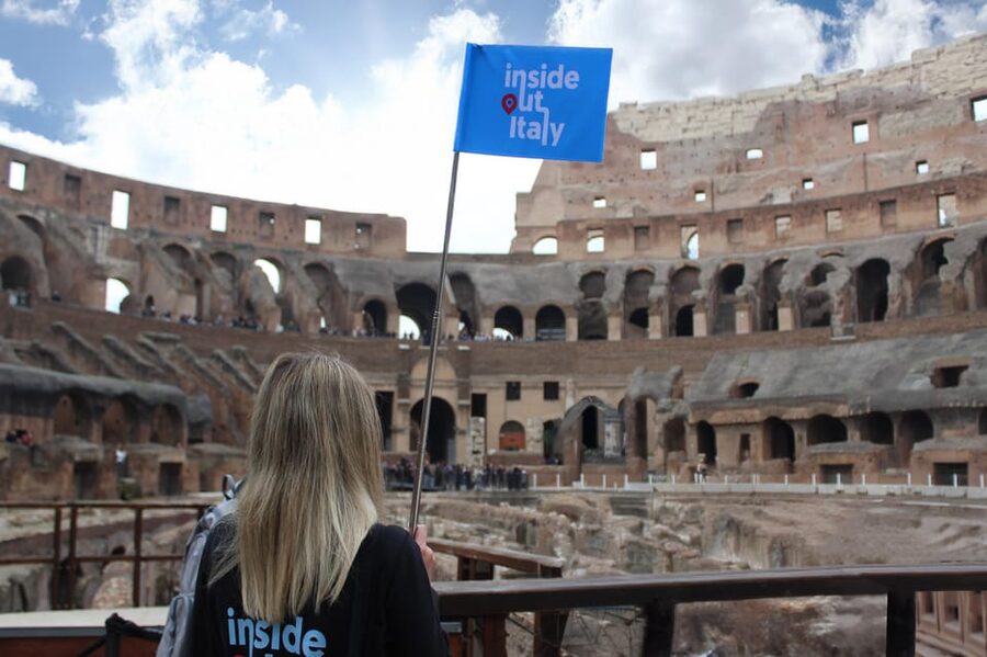 Colosseum Entry with digital audioguide and arena option - The audioguide setup: headphones, battery, and how not to get stuck