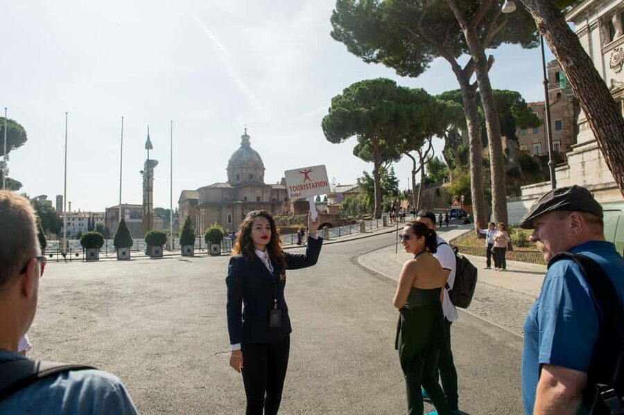 Colosseum & Roman Forum Semi-Private Guided Tour - What the headsets change in the Roman Forum