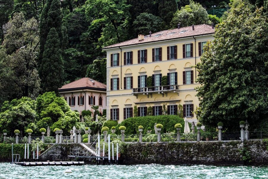 Como: Lake Como Shared Boat Tour - Across the lake: Hotel Sereno, Mandarin Oriental, Villa Trubetzkoy, and the Geno Fountain