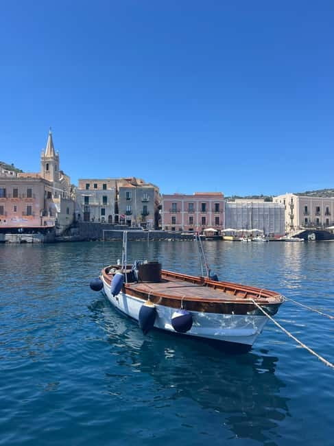 Da Tropea: Day Trip with Vulcano Lipari Stromboli - The boat experience: guide commentary, comfort, and the sea reality
