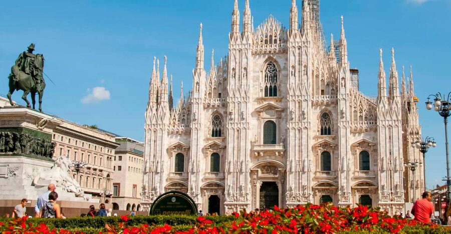 Da Vinci's Last Supper & Milan Sightseeing Tour - La Scala stops: Museum first, then Teatro alla Scala views