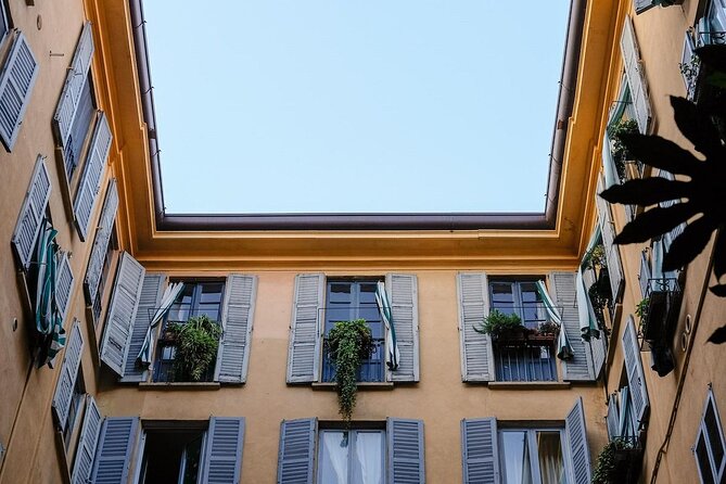 Delicious! Milan's Favorite Food Tour - Stop 1 at Parrocchia San Simpliciano: church history between bites