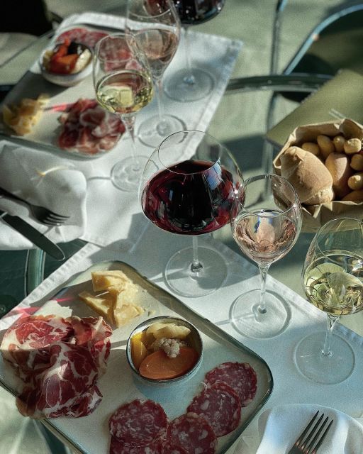 Desenzano: Lugana Wine-Tasting and Vineyard Tour - Your guide: why Simone and Jessica keep showing up in praise