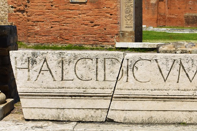 Discover the Ancient Ruins of Pompeii: Day Trip from Rome - The guides you might meet, and why their style matters
