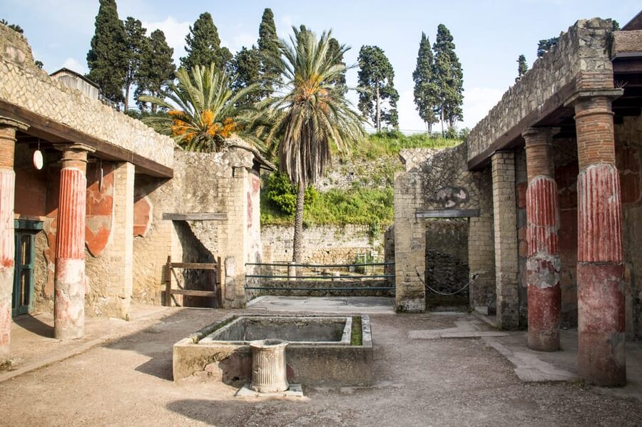 Ercolano: Herculaneum Entry Ticket with Optional Audio Guide - Heat, shade, and crowd control that actually help