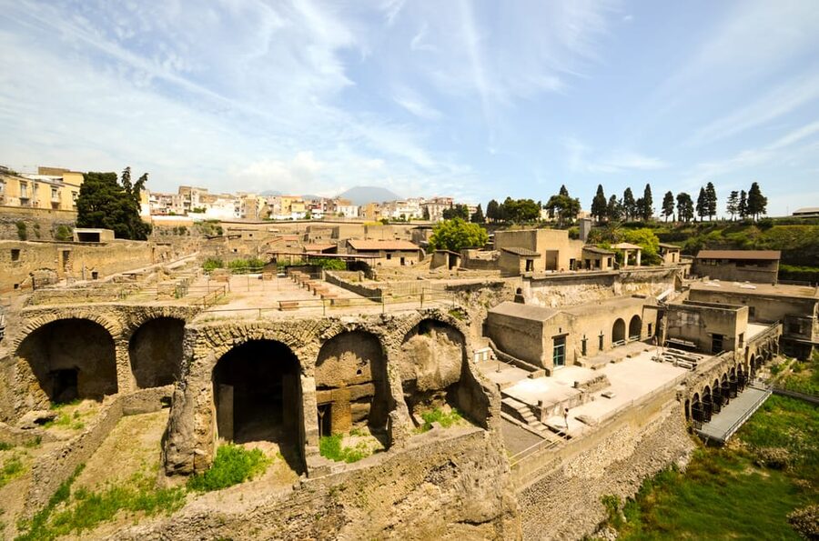 Ercolano: Herculaneum Entry Ticket with Optional Audio Guide - On-site needs: maps, signage, and the basic café situation