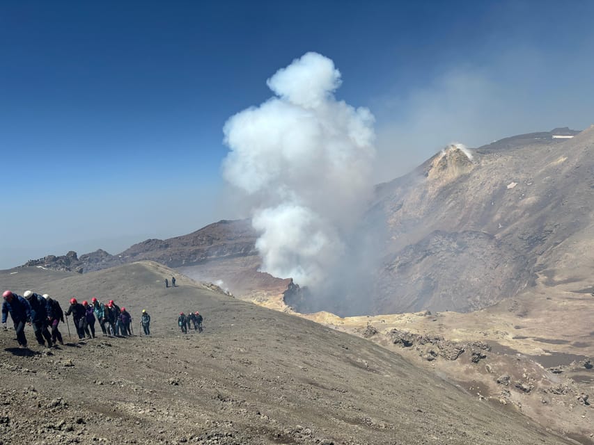 Etna excursion to 3000 mt. with cable-car and jeep 4x4 - Etna at 3000 m: what makes this tour worth your time