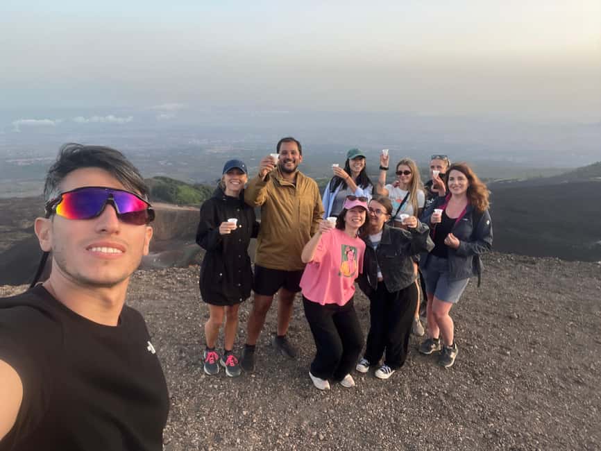 ETNA SUNSET: GUIDED TOUR OF ETNA WITH PICKUP FROM CATANIA - Silvestri Craters at 2000m: the walk, the photos, and the timing
